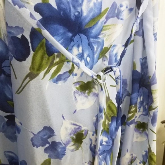 Expressions Women's Blue Floral V Neck Sleeveless Tie Waist Maxi Dress - Picture 8 of 9